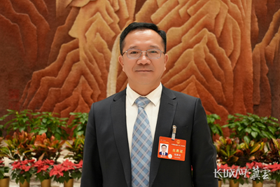 代表履責(zé)，兩會聲音｜中國樂凱黨委書記、董事長侯景濱履職盡責(zé)、建言獻策