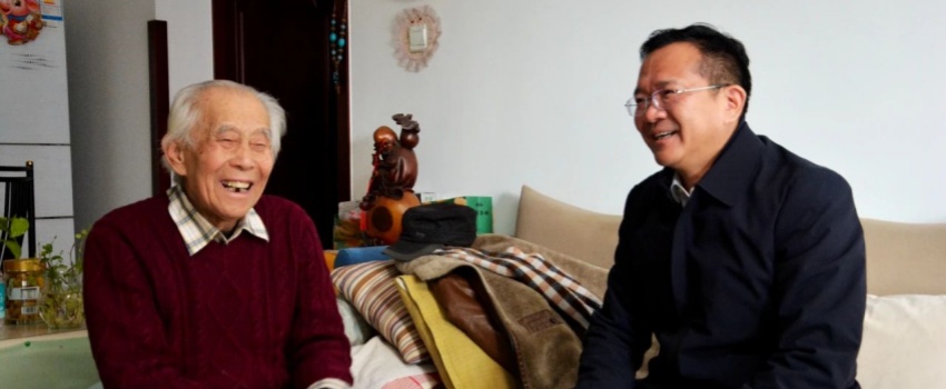 中國(guó)樂(lè)凱黨委領(lǐng)導(dǎo)看望慰問(wèn)樂(lè)凱老領(lǐng)導(dǎo)、老專家、老干部、老黨員及生活困難職工